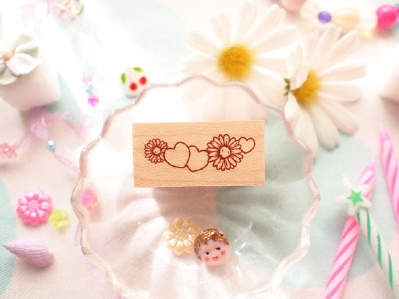 Photo1: Daisy Heart Wood Mounted Rubber Stamp From Cui (1)