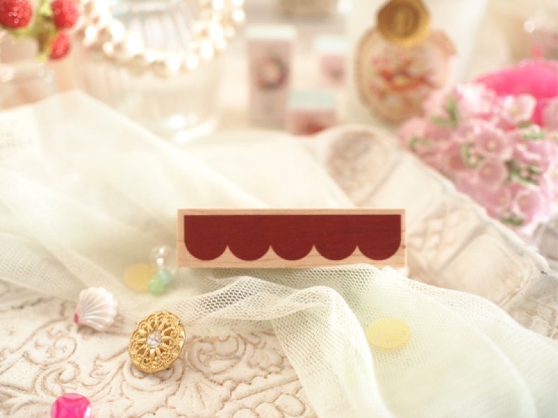 Photo1: Mini Scallop Wood Mounted Rubber Stamp From Cui (1)