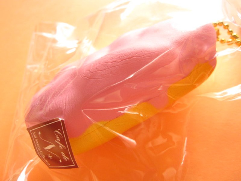 Photo1: Cafe de N Squishy Keychain Charm Nic *Eclair Strawberry Chocolate (CDN05-2)