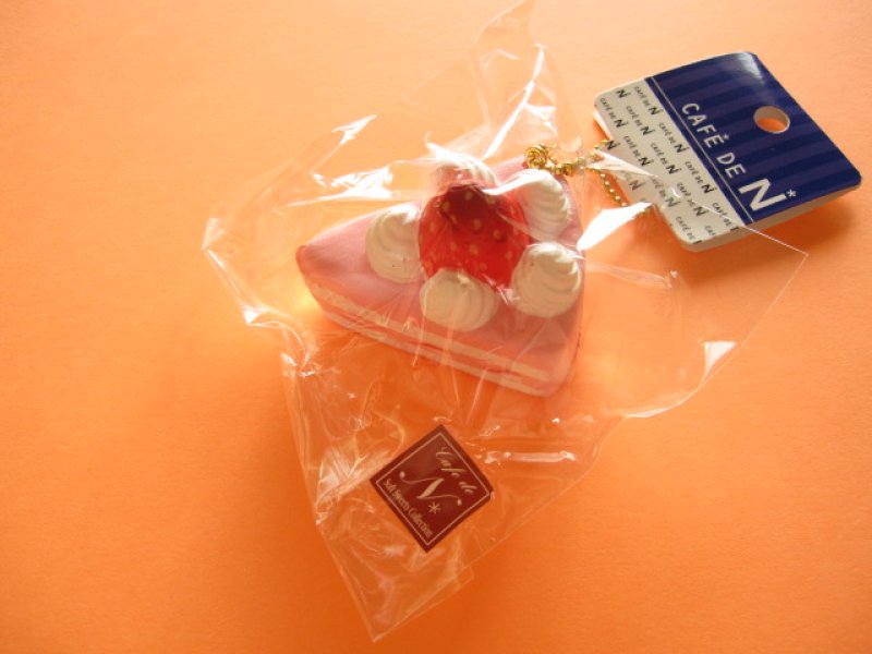 Photo1: Cafe de N Squishy Keychain Charm Nic *Strawberry Sponge Cake Strawberry Cream (CDN09-2) (1)