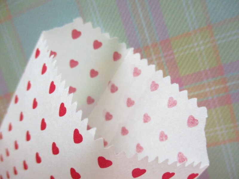 Photo1: 12 pcs Heart Design Mini Flat Paper Bags Set *Red Heart