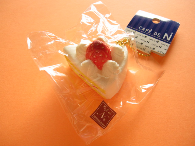 Photo1: Cafe de N Squishy Keychain Charm Nic *Strawberry Sponge Cake Double Cream (CDN09-1)