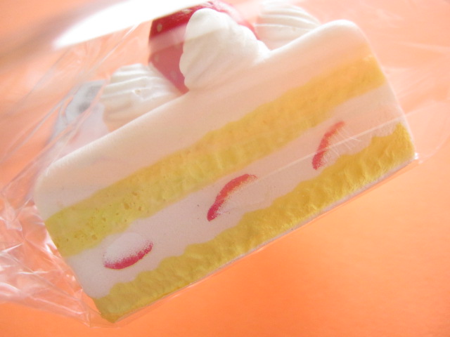 Photo: Cafe de N Squishy Keychain Charm Nic *Strawberry Sponge Cake Double Cream (CDN09-1)