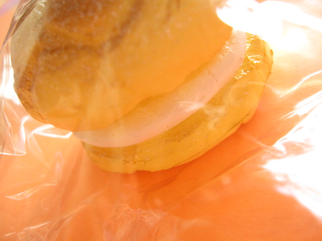 Photo: Cafe de N Squishy Keychain Charm Nic *Cream Puff Double Cream (CDN04-2)