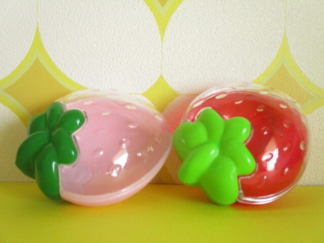 Photo: 2 pcs Kawaii Cute Mini Plastic Cases Set *Strawberry