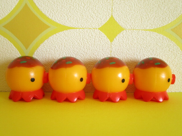 Photo: 4 pcs Takoyaki  Takochu Plastic Mini Figure Toy Set Rare